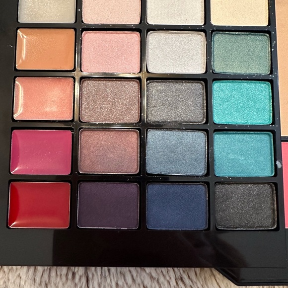 Makeup Kit - Multi-Color - Picture 9 of 9